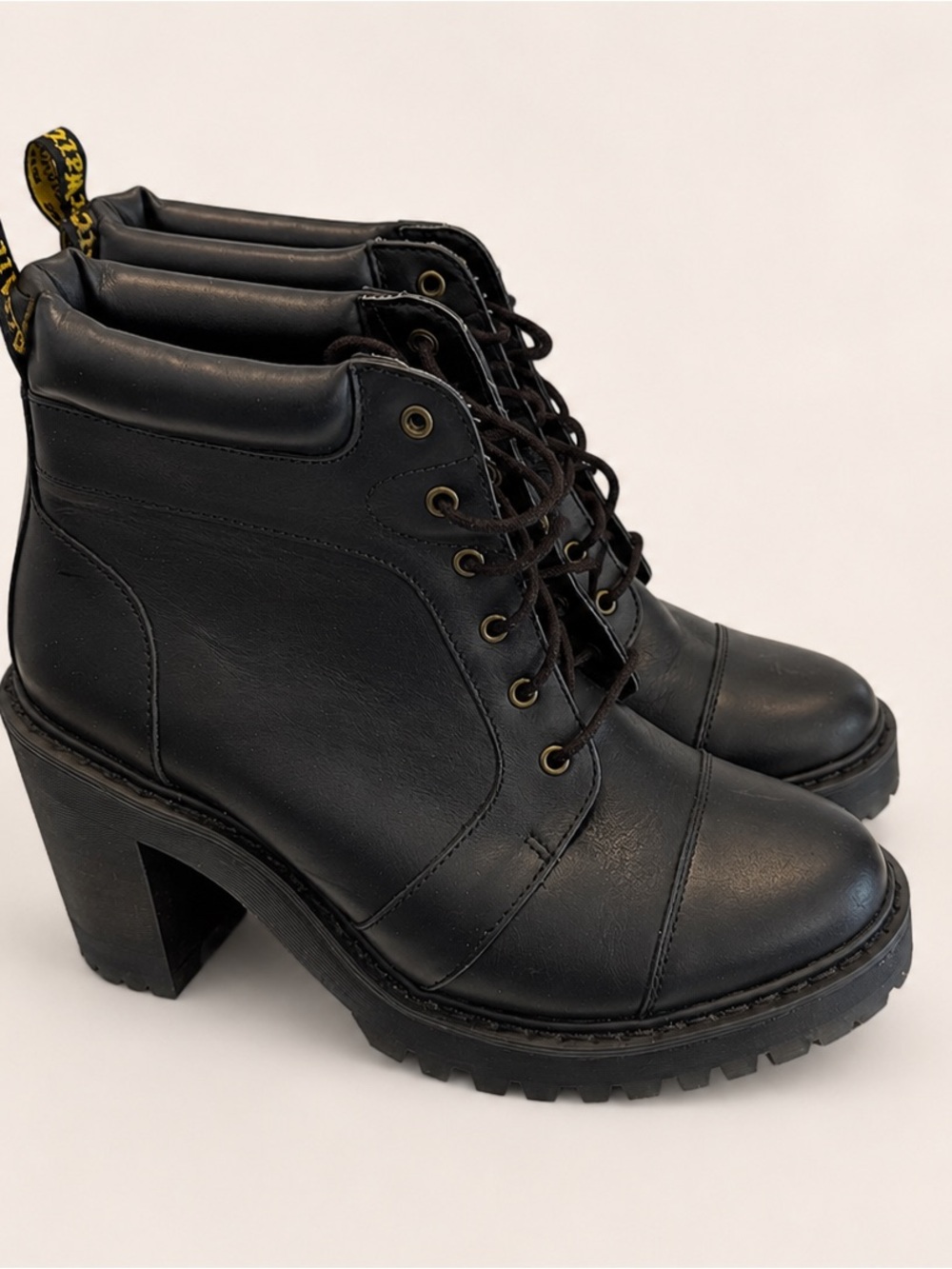 Dr. Martens Persephone Heeled Lace-Up Boot | Black Leather | Women's 8 | Rare